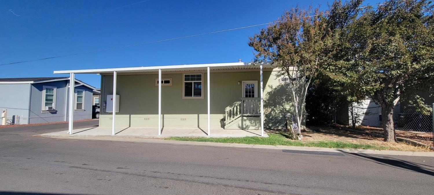 Detail Gallery Image 2 of 13 For 1898 E Gettysburg Ave 111, Fresno,  CA 93726 - 3 Beds | 2 Baths