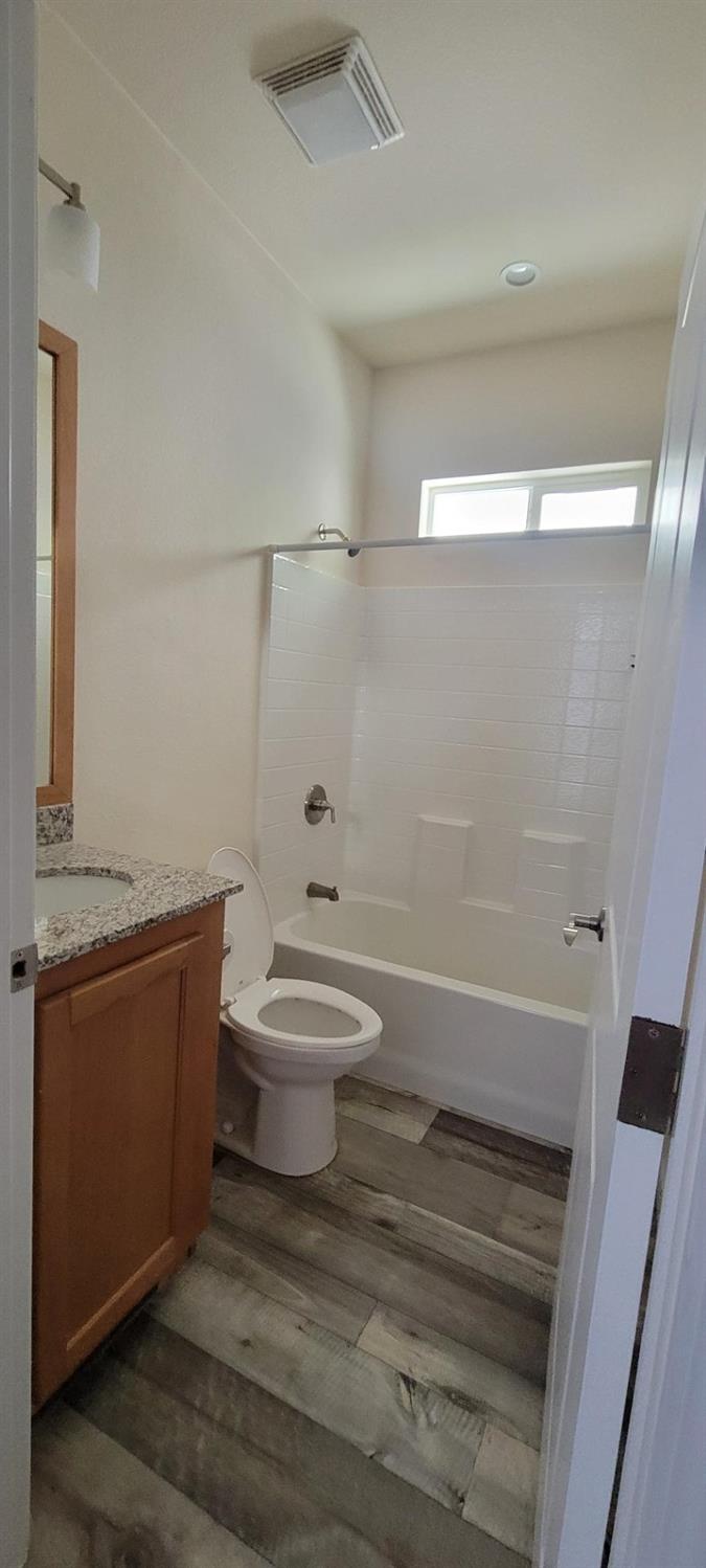 Detail Gallery Image 7 of 13 For 1898 E Gettysburg Ave 111, Fresno,  CA 93726 - 3 Beds | 2 Baths