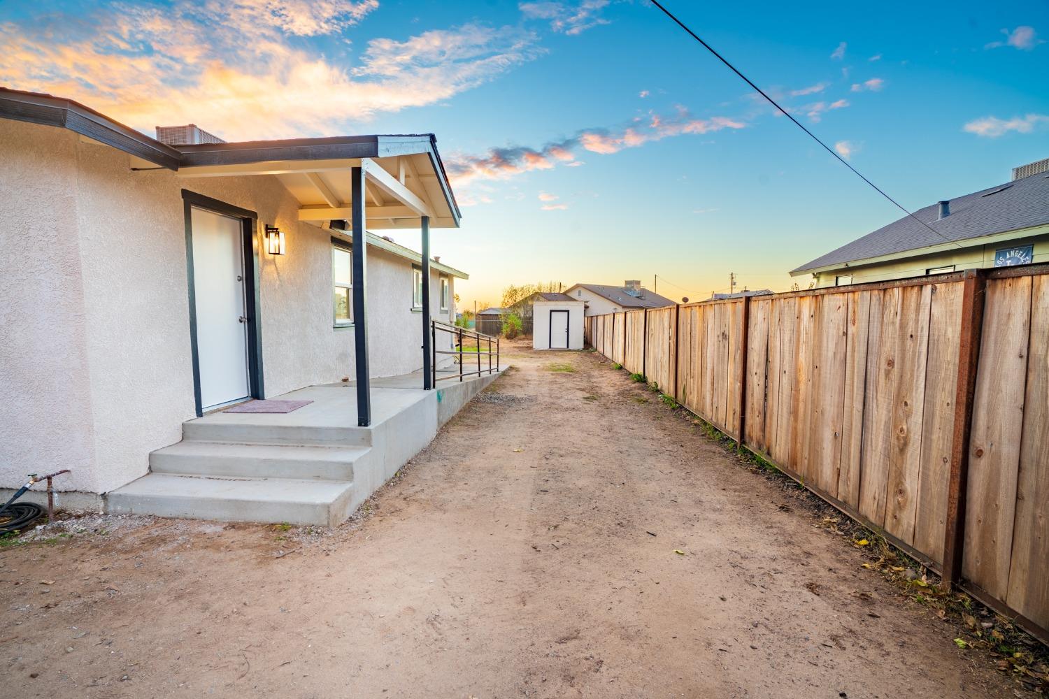 Detail Gallery Image 3 of 18 For 19538 Palm St, Chowchilla,  CA 93610 - 3 Beds | 1 Baths