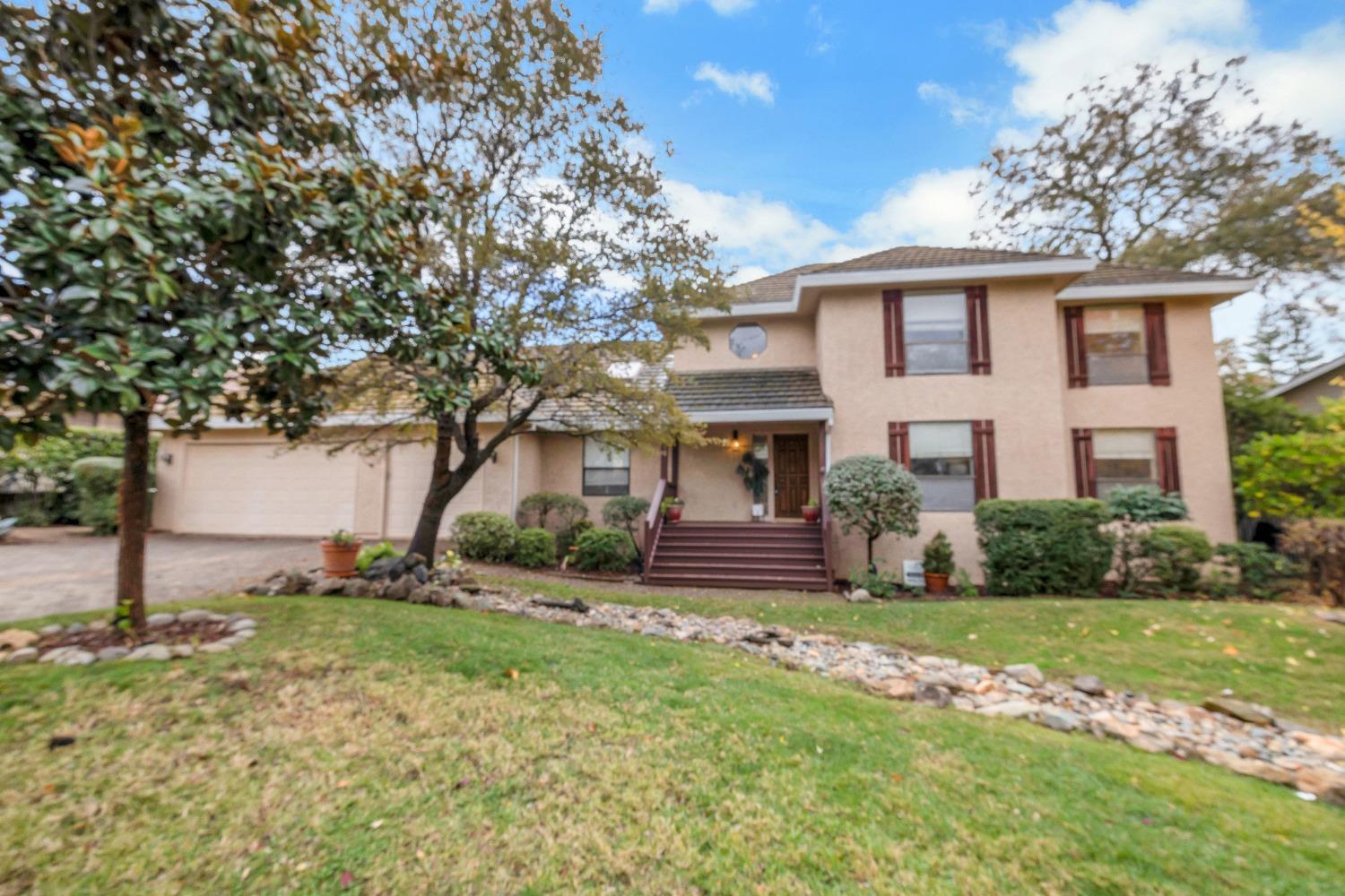 Detail Gallery Image 2 of 71 For 15023 Rio Cir, Rancho Murieta,  CA 95683 - 5 Beds | 2/1 Baths