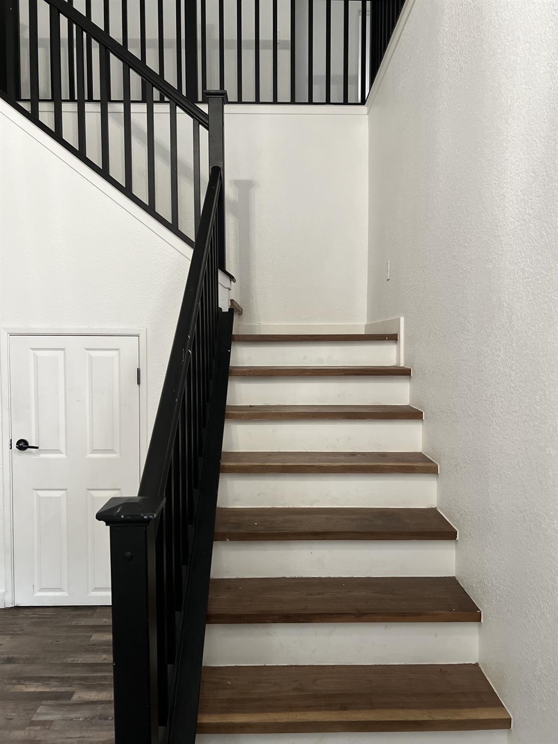 Detail Gallery Image 11 of 34 For 6627 Brook Falls Cir, Stockton,  CA 95219 - 4 Beds | 2/1 Baths