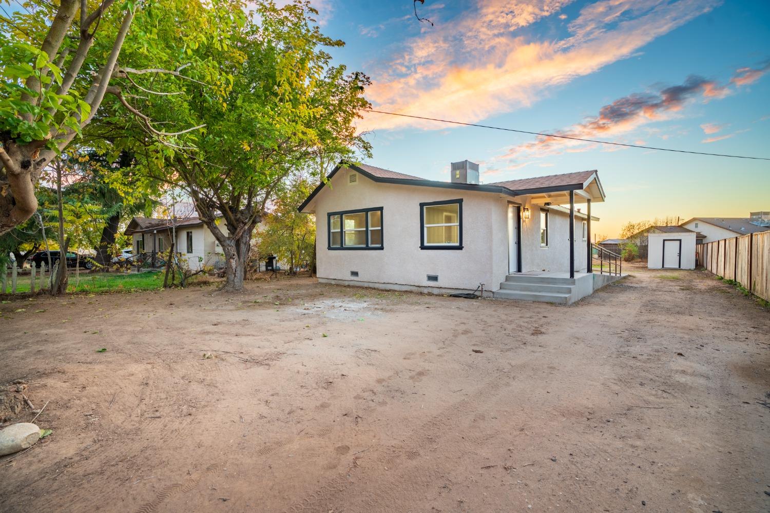 Detail Gallery Image 2 of 18 For 19538 Palm St, Chowchilla,  CA 93610 - 3 Beds | 1 Baths