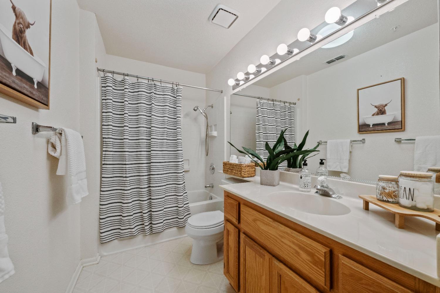 Detail Gallery Image 10 of 25 For 8020 Walerga Rd #1099,  Antelope,  CA 95843 - 3 Beds | 2 Baths