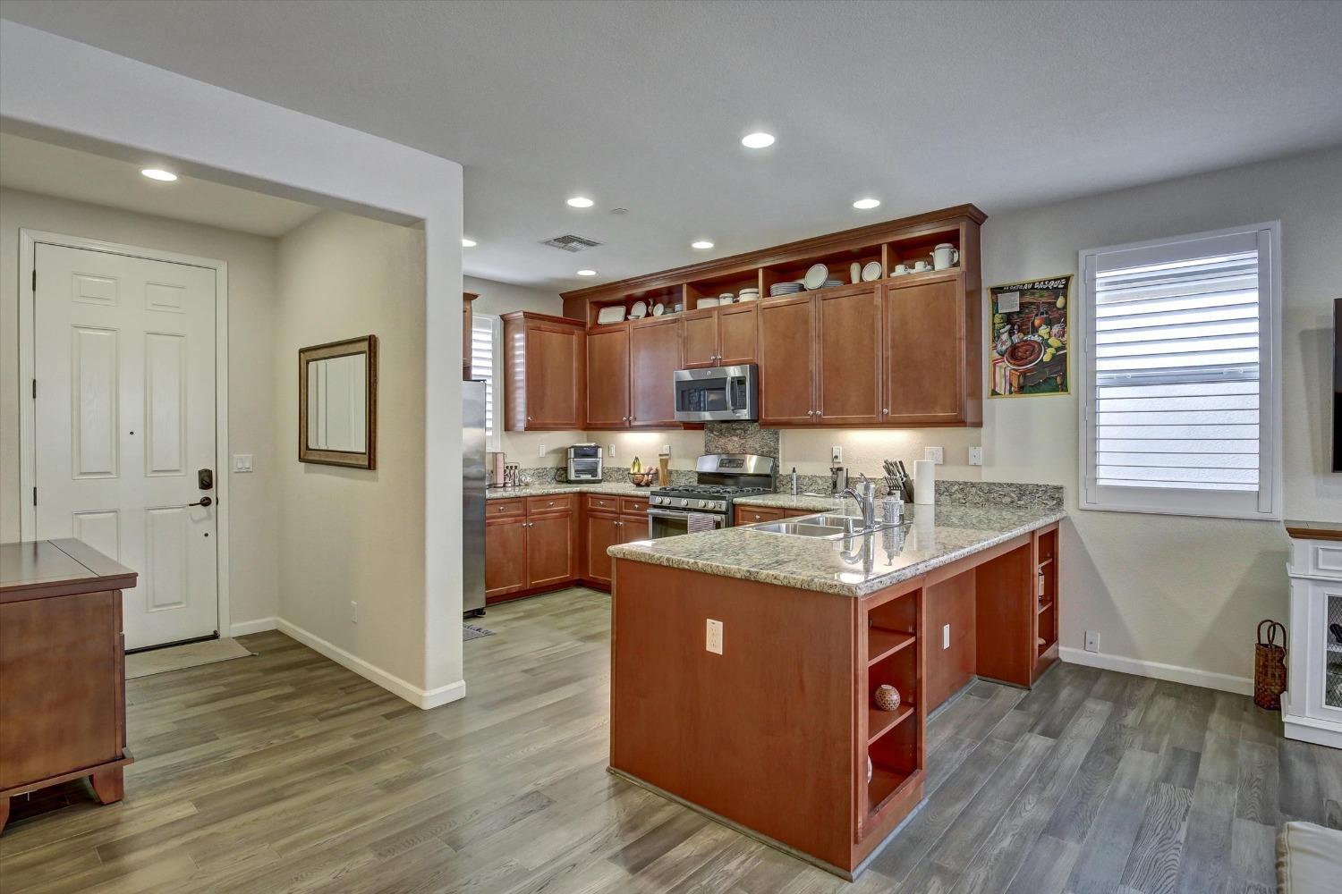 Detail Gallery Image 11 of 64 For 7445 Chevelle Way, Sacramento,  CA 95829 - 2 Beds | 2 Baths