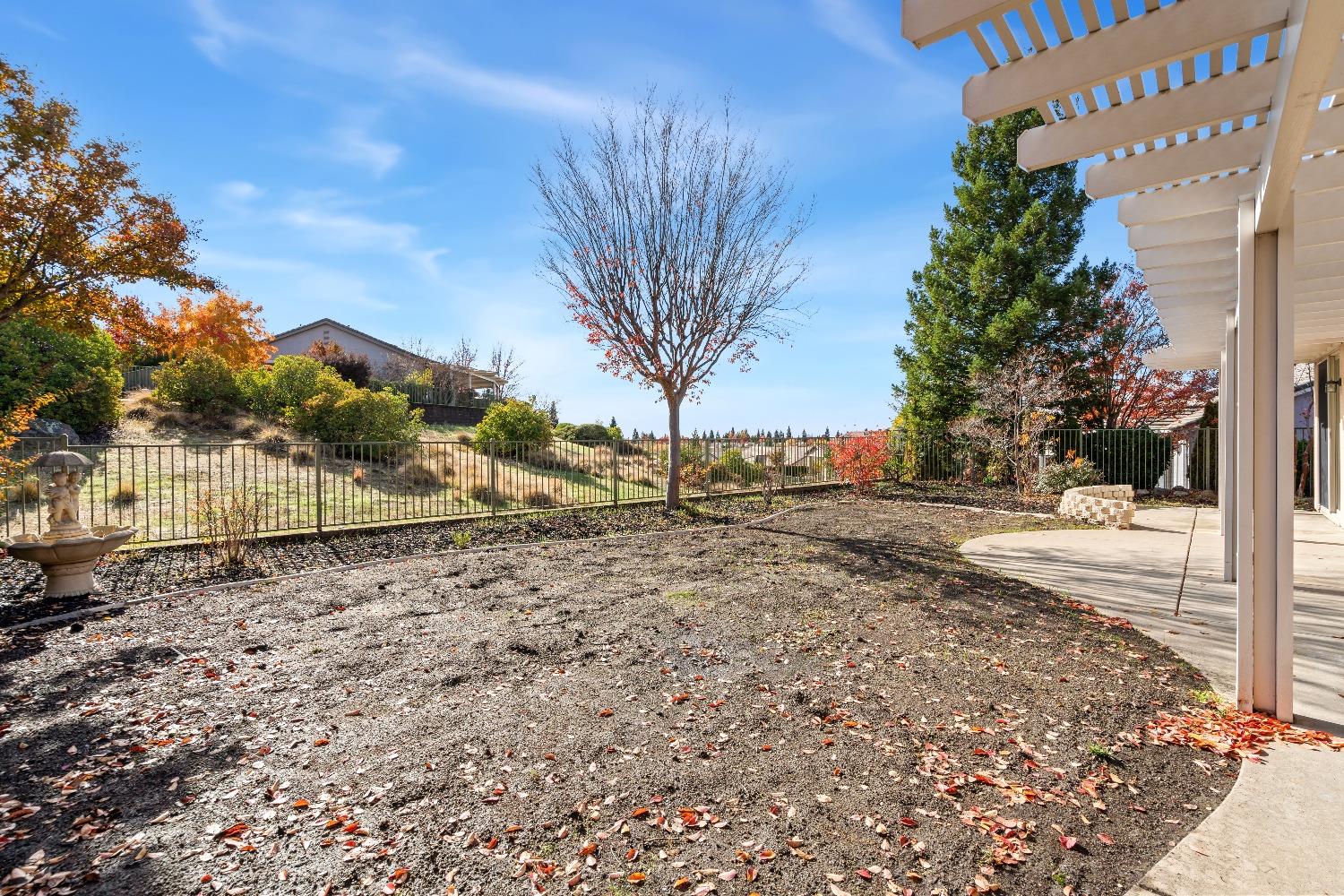 Detail Gallery Image 5 of 31 For 2175 Hidden Hills Ln, Lincoln,  CA 95648 - 2 Beds | 2 Baths