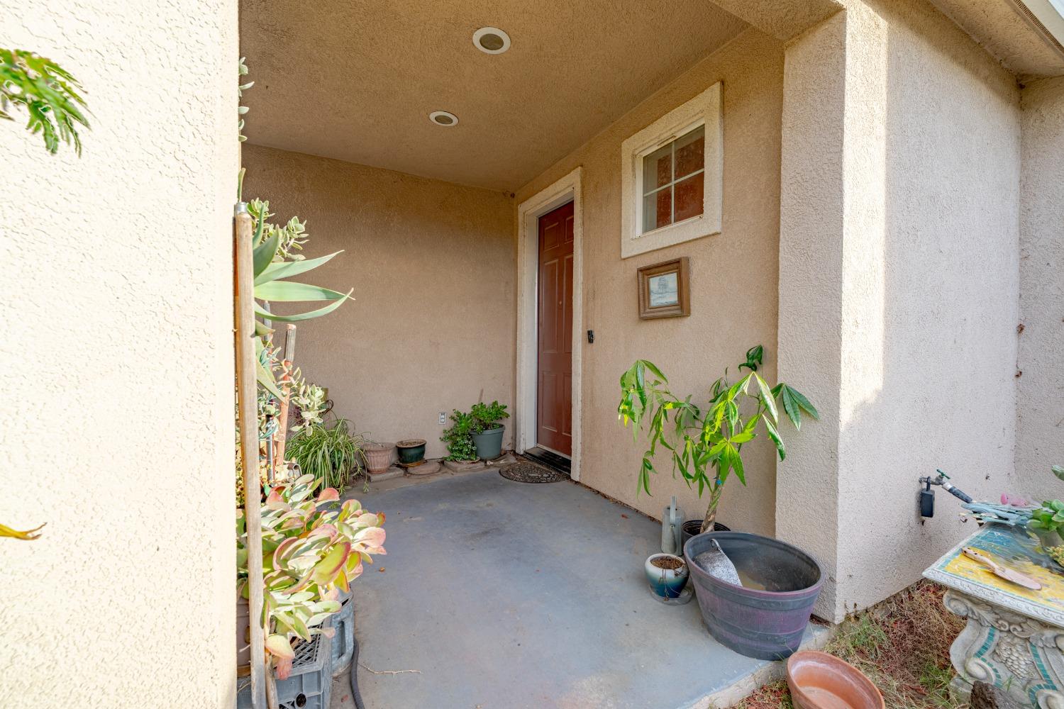 Detail Gallery Image 10 of 68 For 7379 Louise Ave, Winton,  CA 95388 - 3 Beds | 2/1 Baths