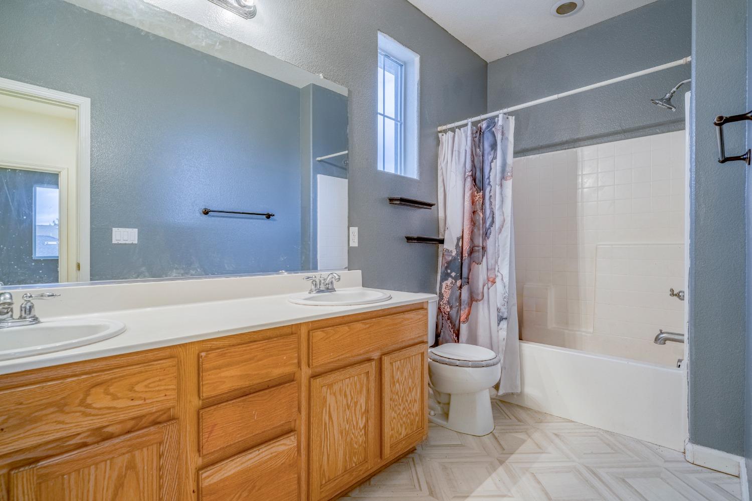 Detail Gallery Image 53 of 68 For 7379 Louise Ave, Winton,  CA 95388 - 3 Beds | 2/1 Baths