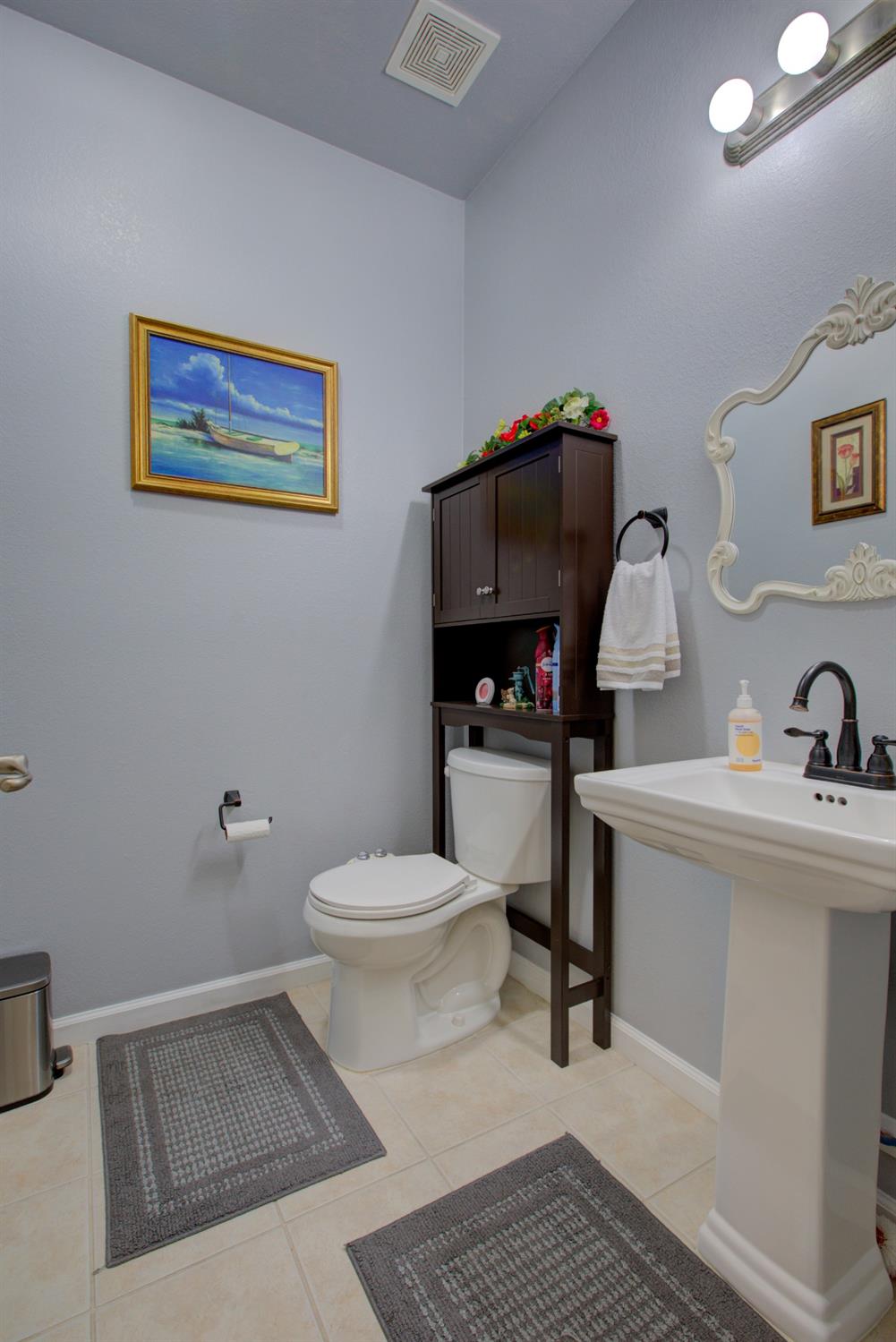 Detail Gallery Image 4 of 29 For 2317 Mariner, Merced,  CA 95340 - 4 Beds | 2/1 Baths