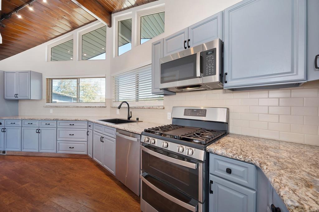 Detail Gallery Image 11 of 72 For 8144 Hedgepeth Rd, Valley Springs,  CA 95252 - 3 Beds | 2 Baths