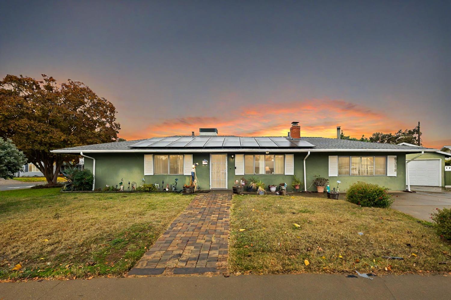 Detail Gallery Image 1 of 40 For 9358 Emily St, Elk Grove,  CA 95624 - 4 Beds | 2 Baths