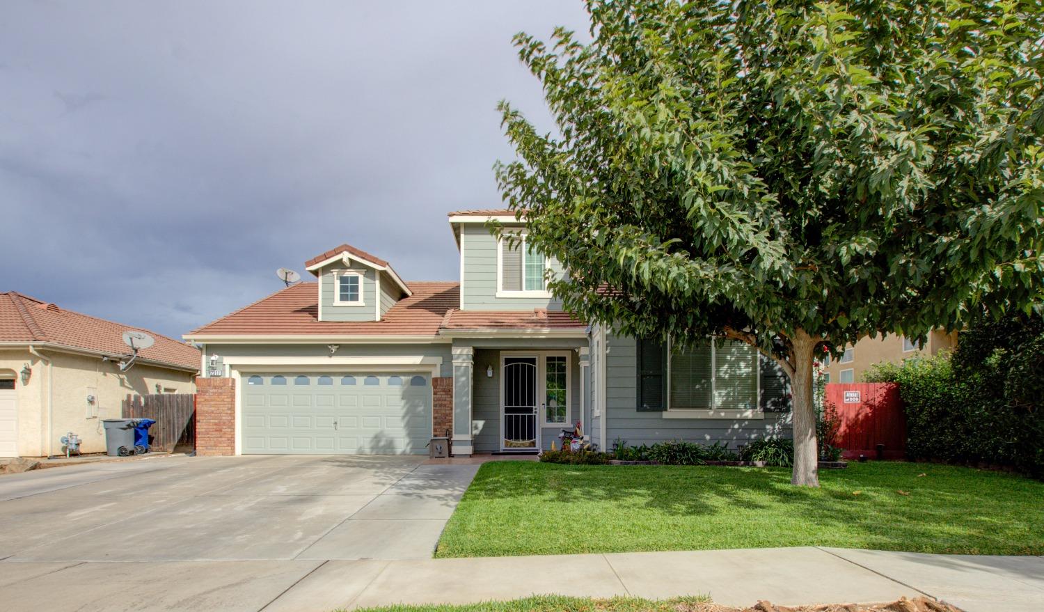 Detail Gallery Image 1 of 29 For 2317 Mariner, Merced,  CA 95340 - 4 Beds | 2/1 Baths