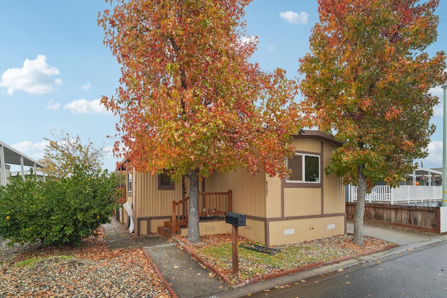 Detail Gallery Image 1 of 17 For 8205 Tiki Ln, Sacramento,  CA 95828 - 2 Beds | 2 Baths