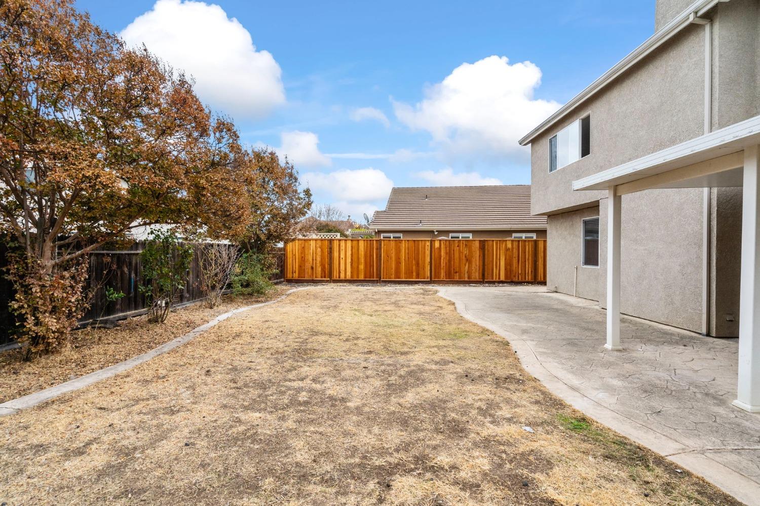 Detail Gallery Image 45 of 52 For 925 Sunnyside Ln, Tracy,  CA 95377 - 4 Beds | 3 Baths