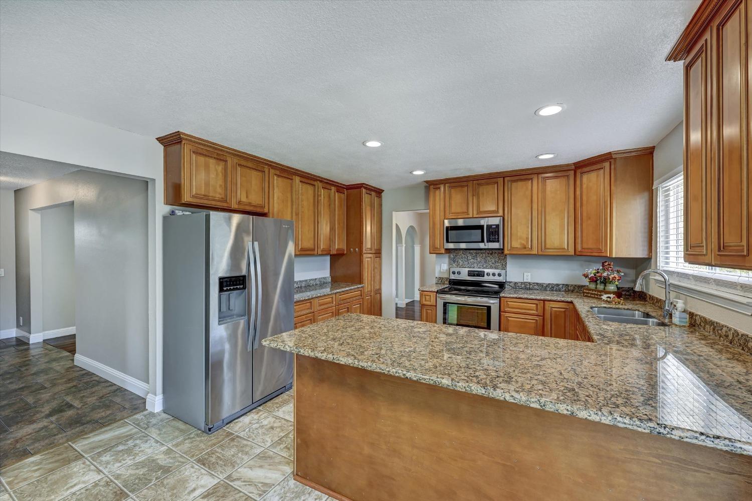 Detail Gallery Image 21 of 33 For 540 Camino Cortez, Yuba City,  CA 95993 - 4 Beds | 2/1 Baths