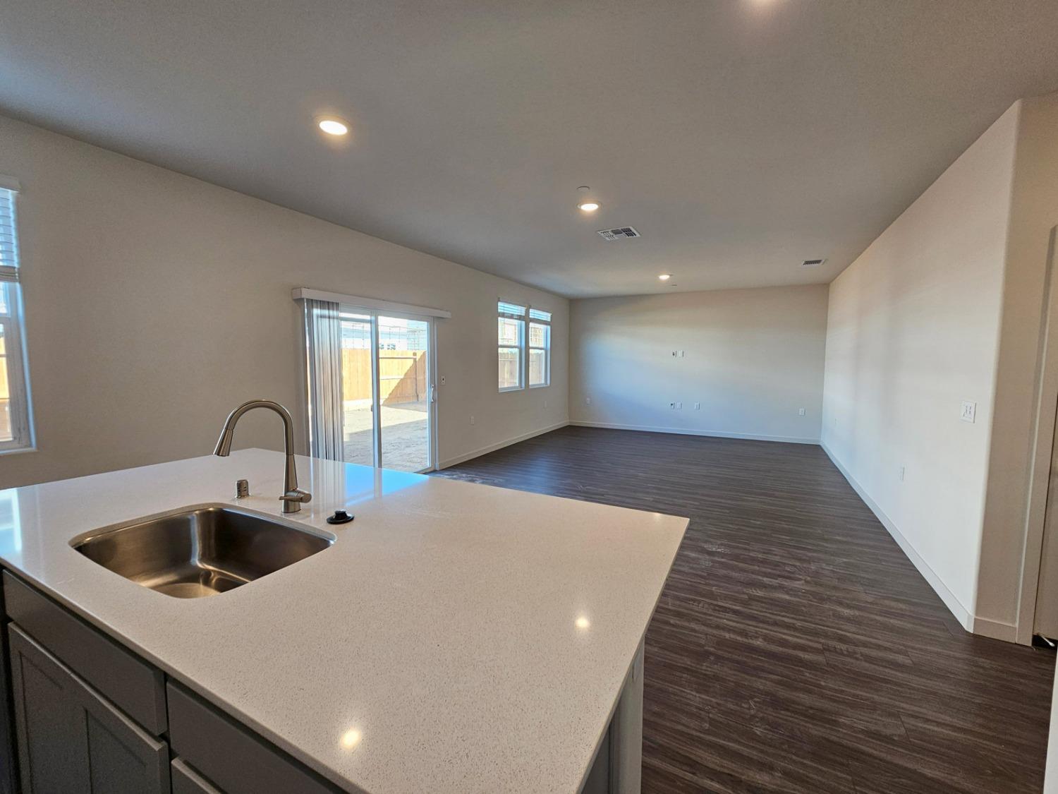 Detail Gallery Image 2 of 8 For 4190 Anise Ct, Merced,  CA 95348 - 3 Beds | 2/1 Baths