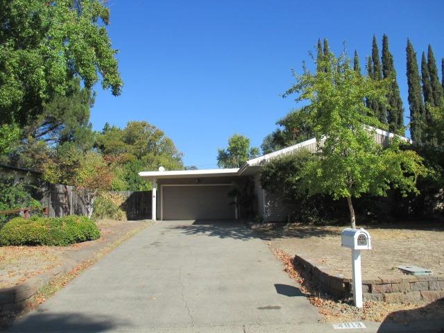 Detail Gallery Image 2 of 21 For 4813 Melvin Dr, Carmichael,  CA 95608 - 3 Beds | 1/1 Baths