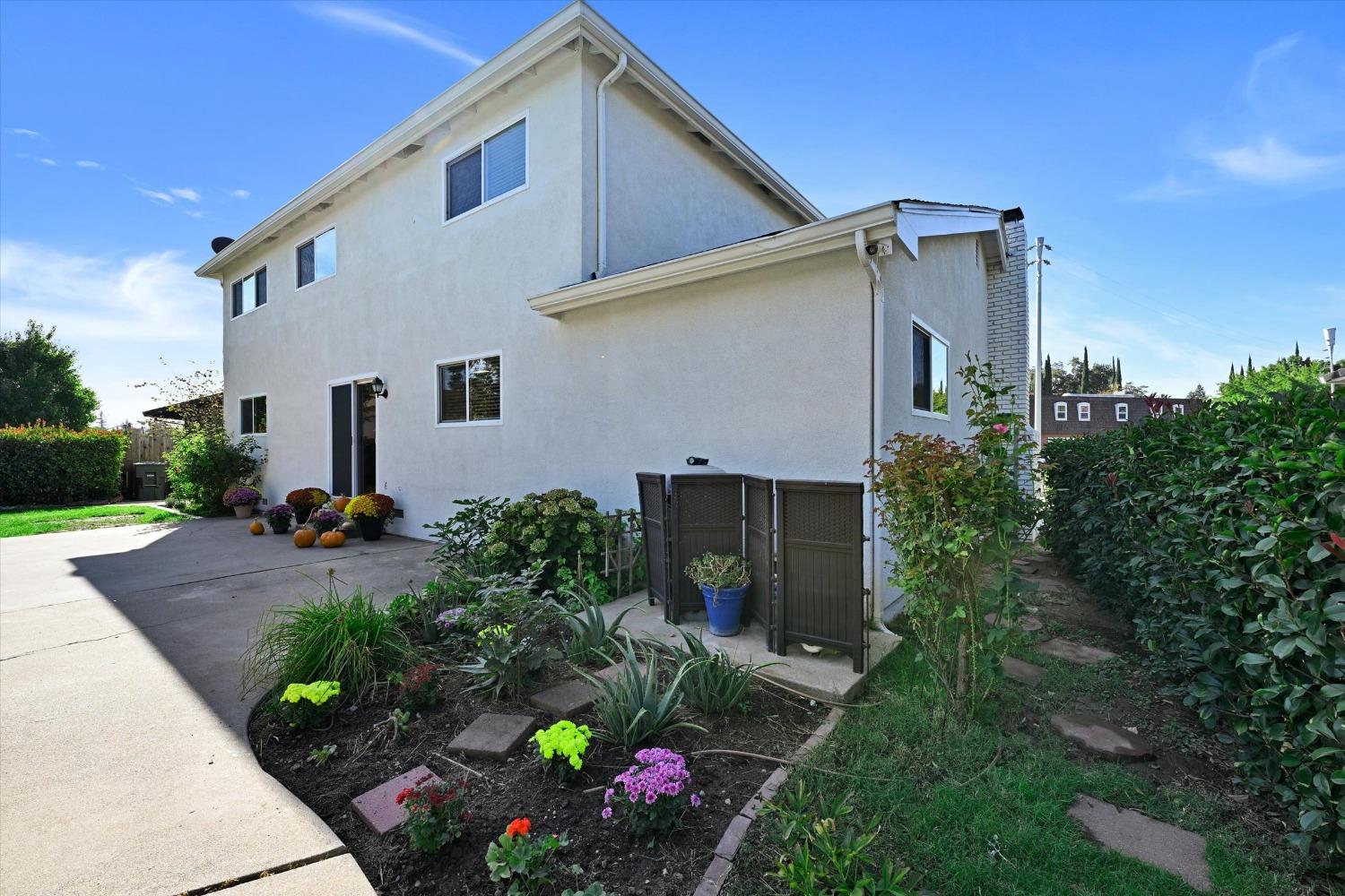 Detail Gallery Image 5 of 33 For 540 Camino Cortez, Yuba City,  CA 95993 - 4 Beds | 2/1 Baths