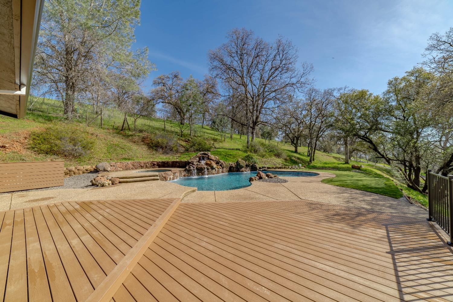 Detail Gallery Image 14 of 98 For 1241 Arrowbee Dr, Placerville,  CA 95667 - 6 Beds | 4 Baths