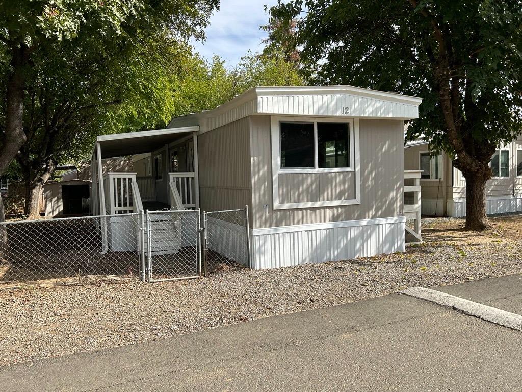 Detail Gallery Image 1 of 6 For 6950 Riverland Drive 12, Redding,  CA 96002 - 2 Beds | 1 Baths