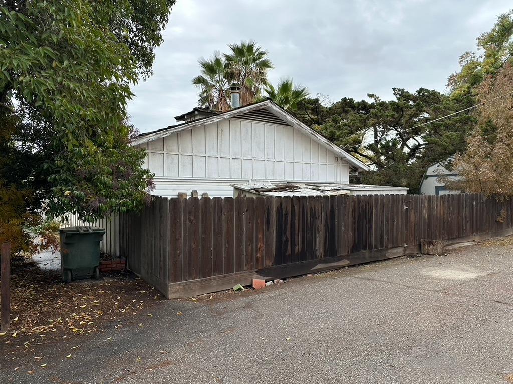 Detail Gallery Image 9 of 16 For 1808 Fairington Ln, Modesto,  CA 95355 - 3 Beds | 2 Baths