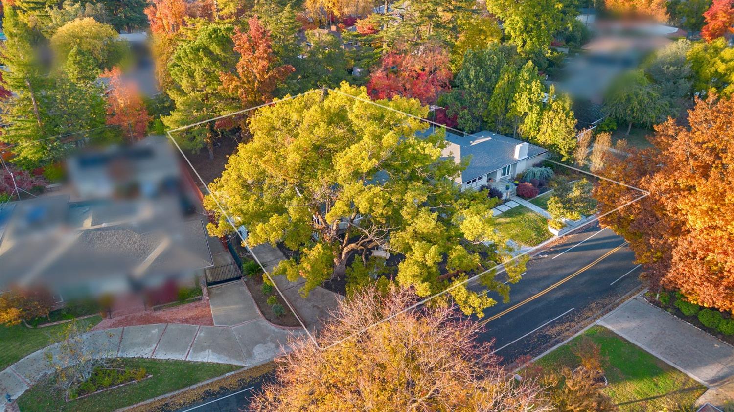 Detail Gallery Image 46 of 58 For 4730 S Land Park Dr, Sacramento,  CA 95822 - 3 Beds | 2/1 Baths