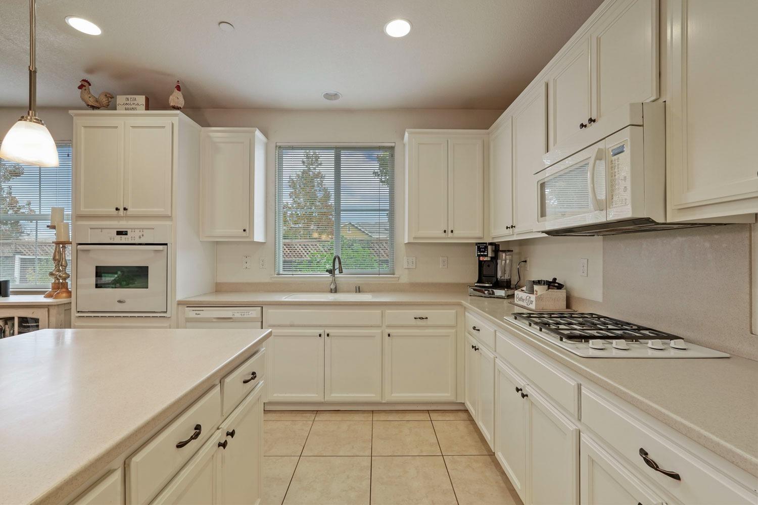 Detail Gallery Image 14 of 42 For 1298 Muir Ct, Tracy,  CA 95304 - 3 Beds | 2 Baths