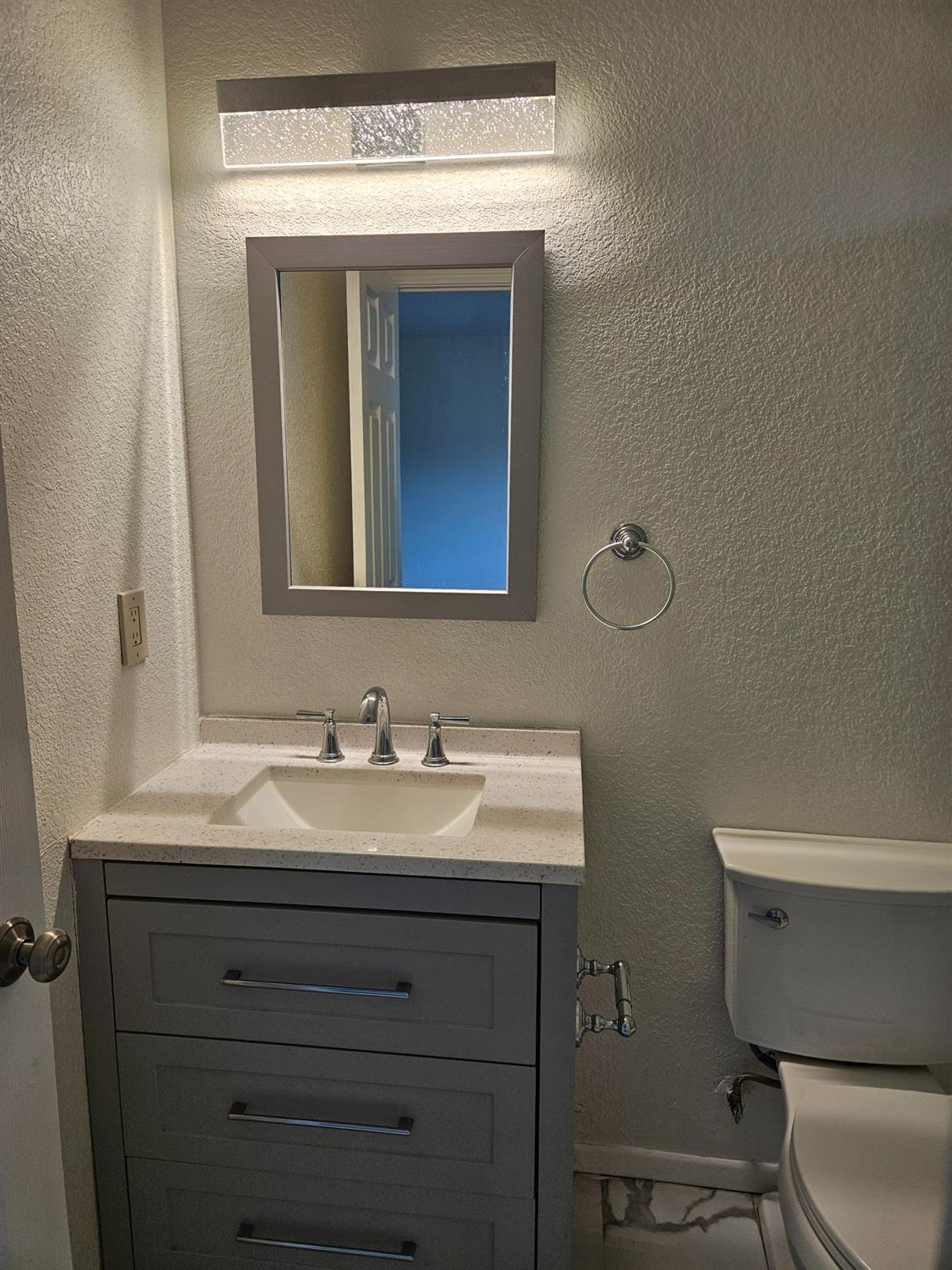 Detail Gallery Image 13 of 16 For 747 Ward Way, Manteca,  CA 95336 - 3 Beds | 2 Baths