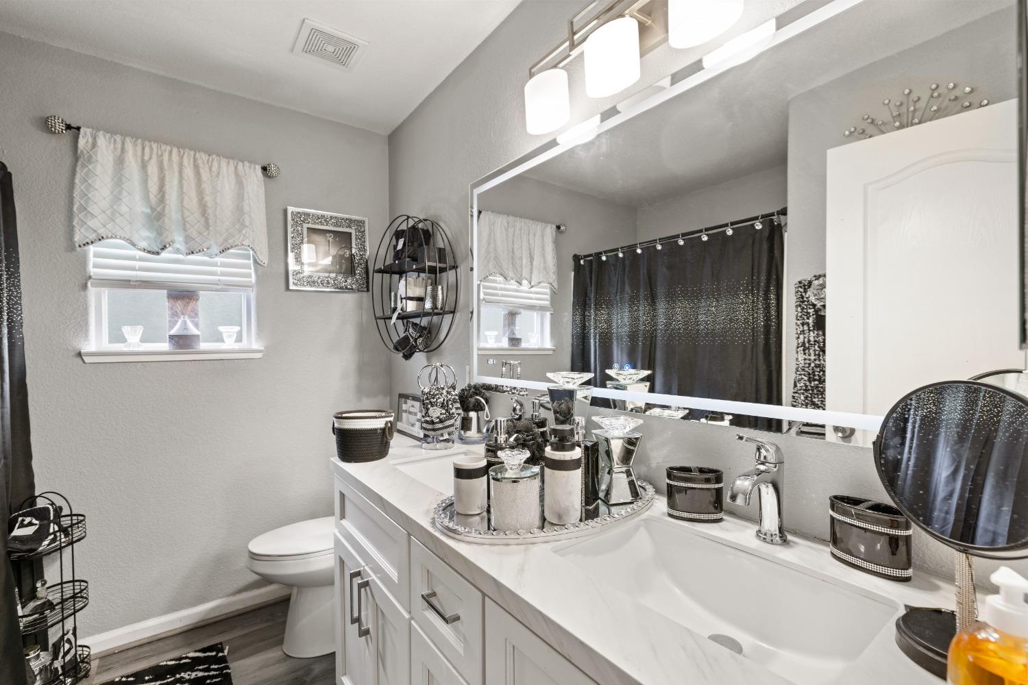 Detail Gallery Image 21 of 32 For 522 Tuscolana Way, Lodi,  CA 95240 - 4 Beds | 2/1 Baths