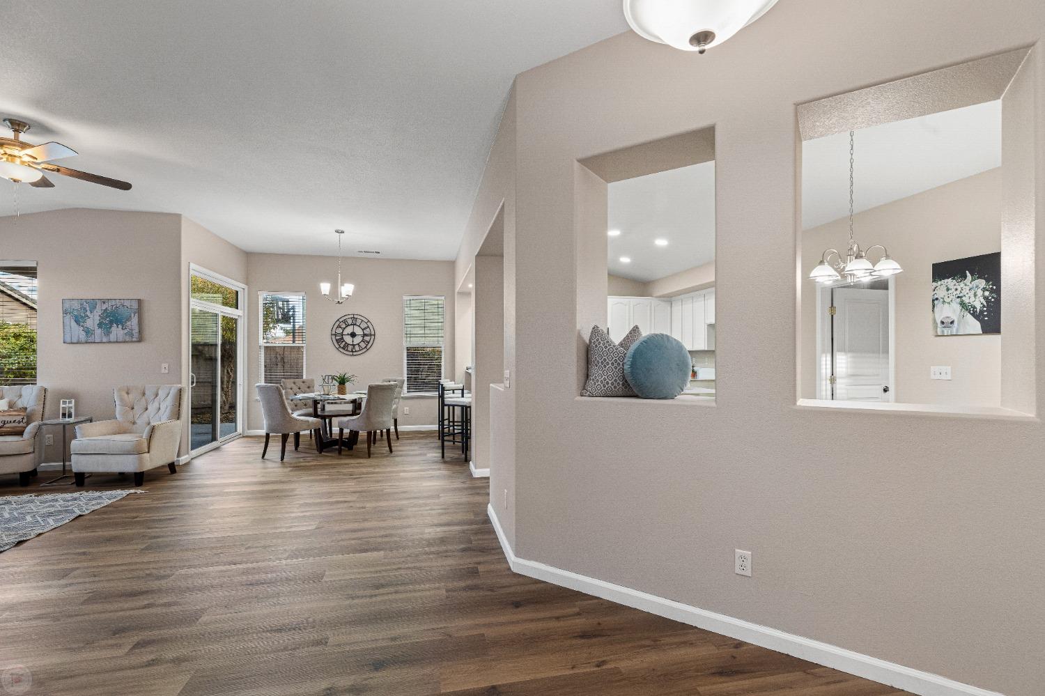 Detail Gallery Image 9 of 49 For 1981 Lugano Way, Manteca,  CA 95337 - 4 Beds | 2 Baths