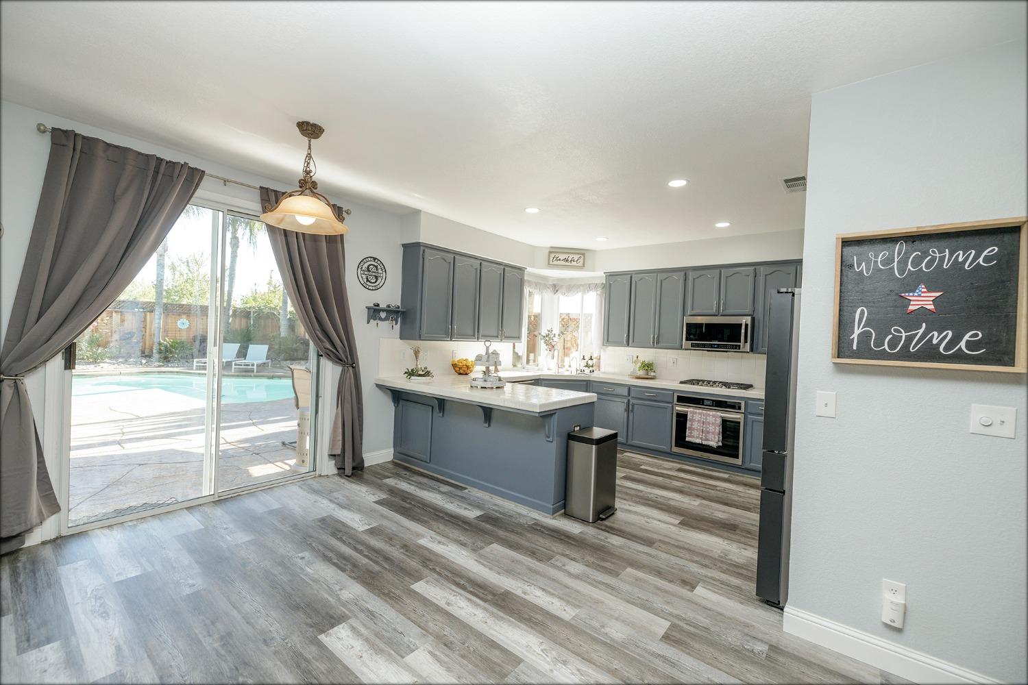 Detail Gallery Image 14 of 73 For 1746 Fir Dr, Los Banos,  CA 93635 - 3 Beds | 2/1 Baths