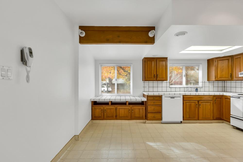 Detail Gallery Image 10 of 33 For 3009 Berkshire Way, Sacramento,  CA 95864 - 3 Beds | 1 Baths