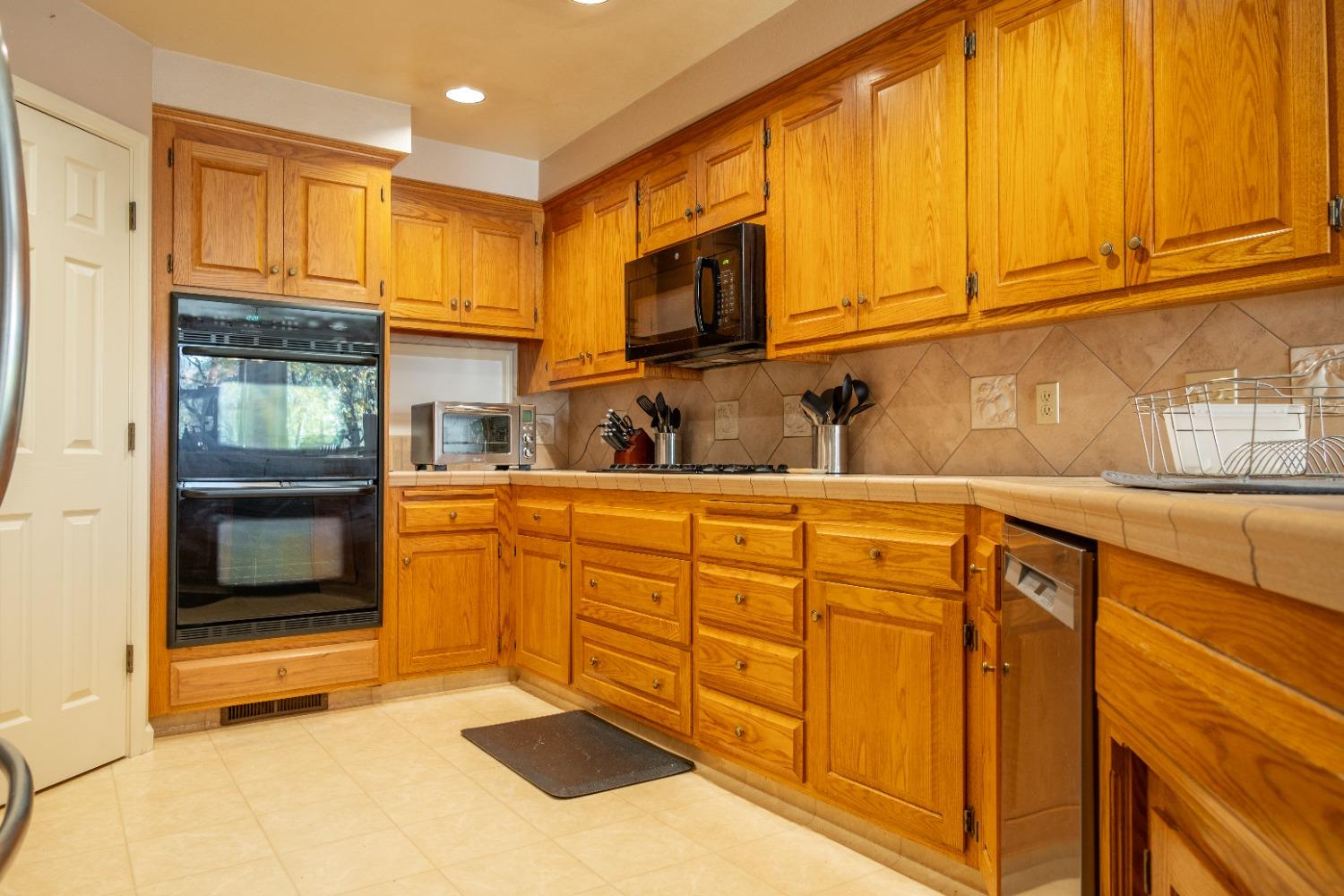 Detail Gallery Image 14 of 64 For 16102 Ariel Ct, Grass Valley,  CA 95949 - 4 Beds | 2 Baths