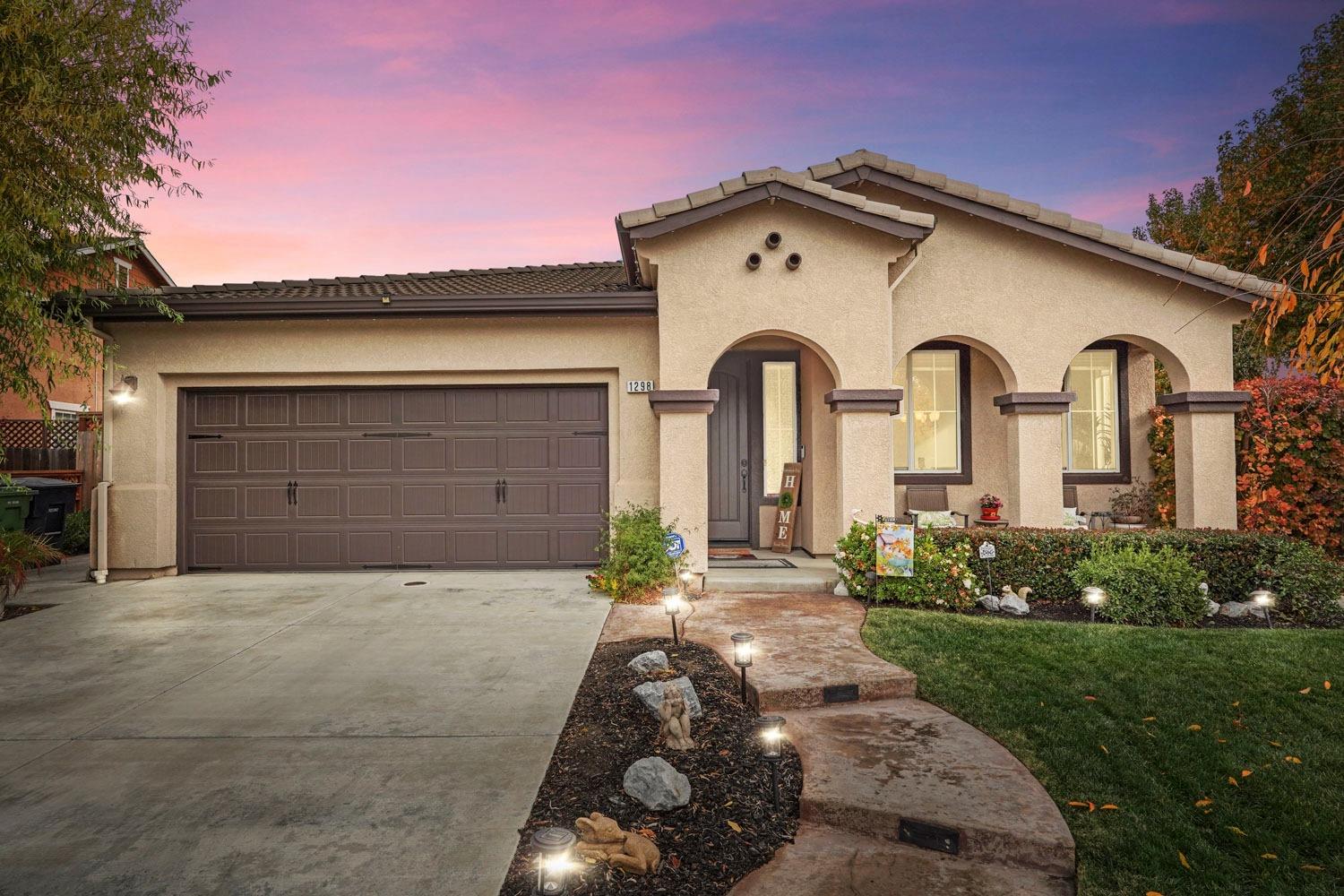 Detail Gallery Image 2 of 42 For 1298 Muir Ct, Tracy,  CA 95304 - 3 Beds | 2 Baths