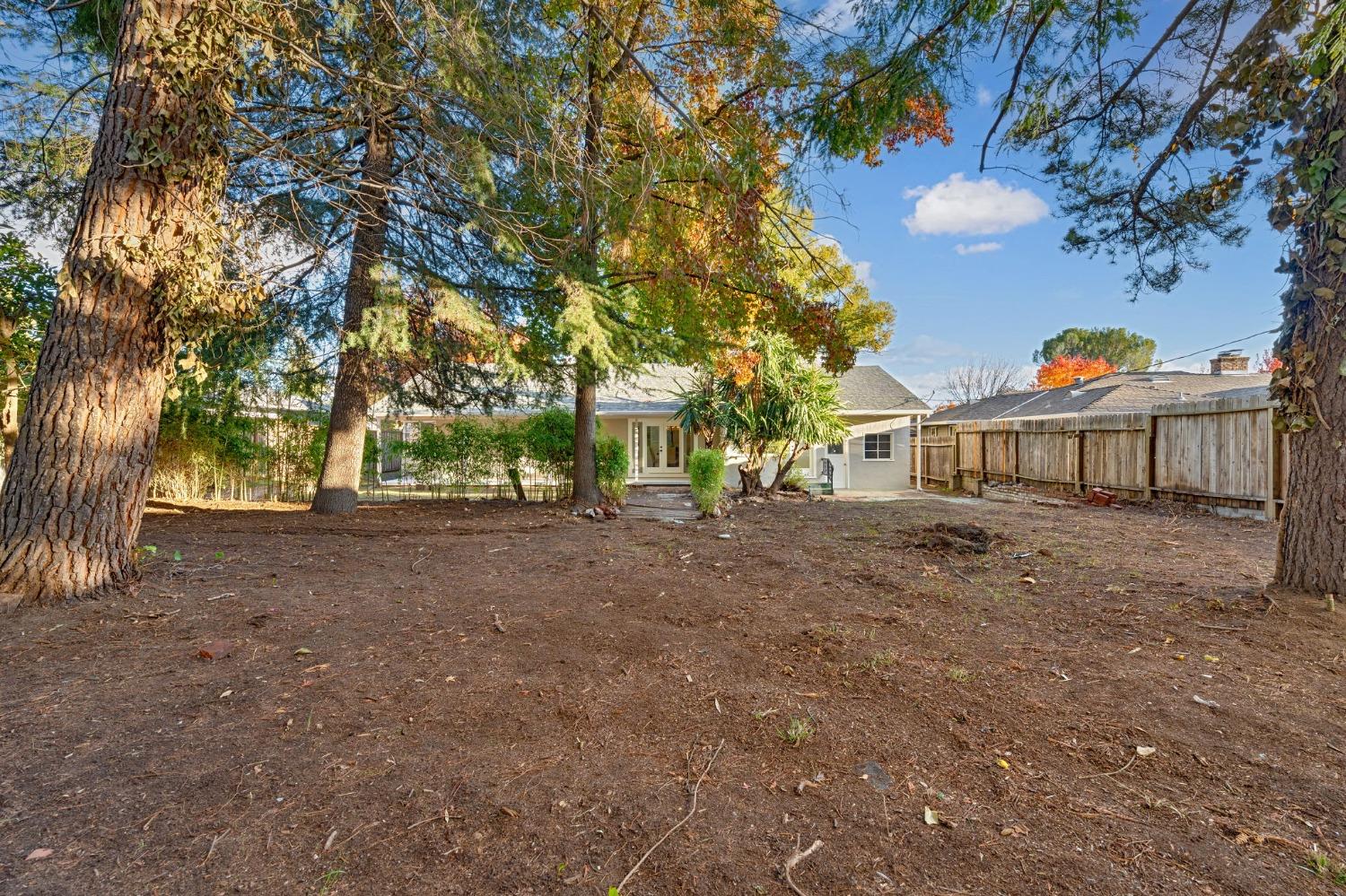 Detail Gallery Image 44 of 58 For 4730 S Land Park Dr, Sacramento,  CA 95822 - 3 Beds | 2/1 Baths