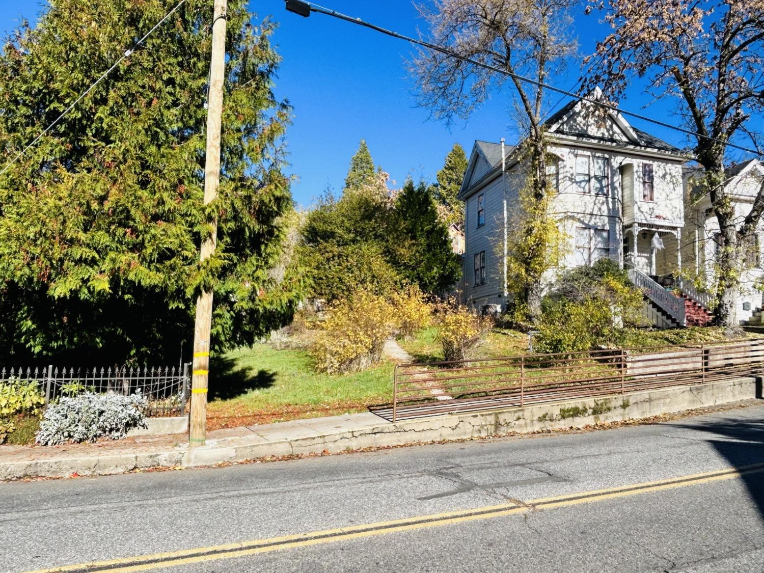 E Main Street, Grass Valley, California image 1