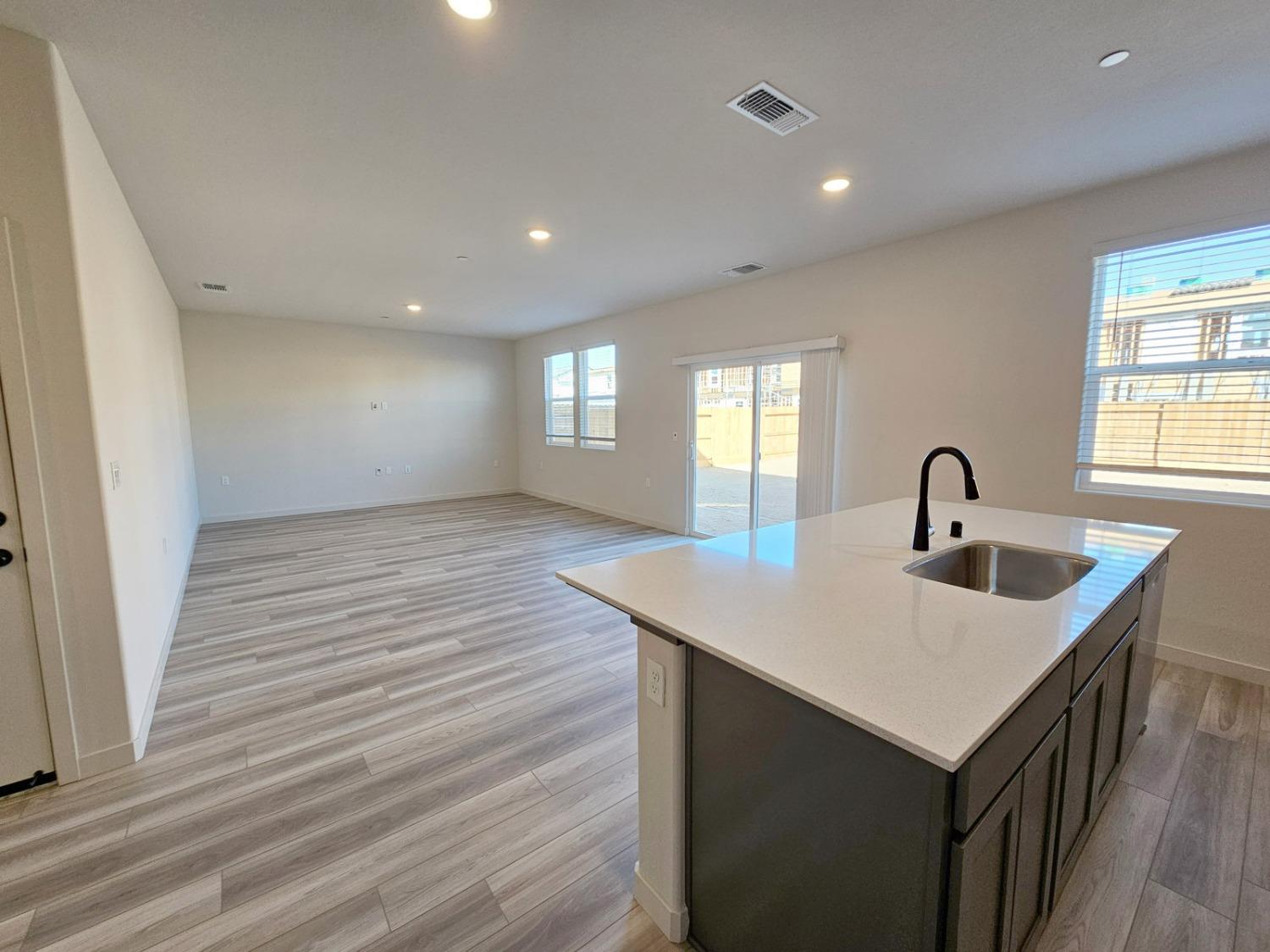 Detail Gallery Image 3 of 7 For 4150 Anise Ct, Merced,  CA 95348 - 4 Beds | 2/1 Baths