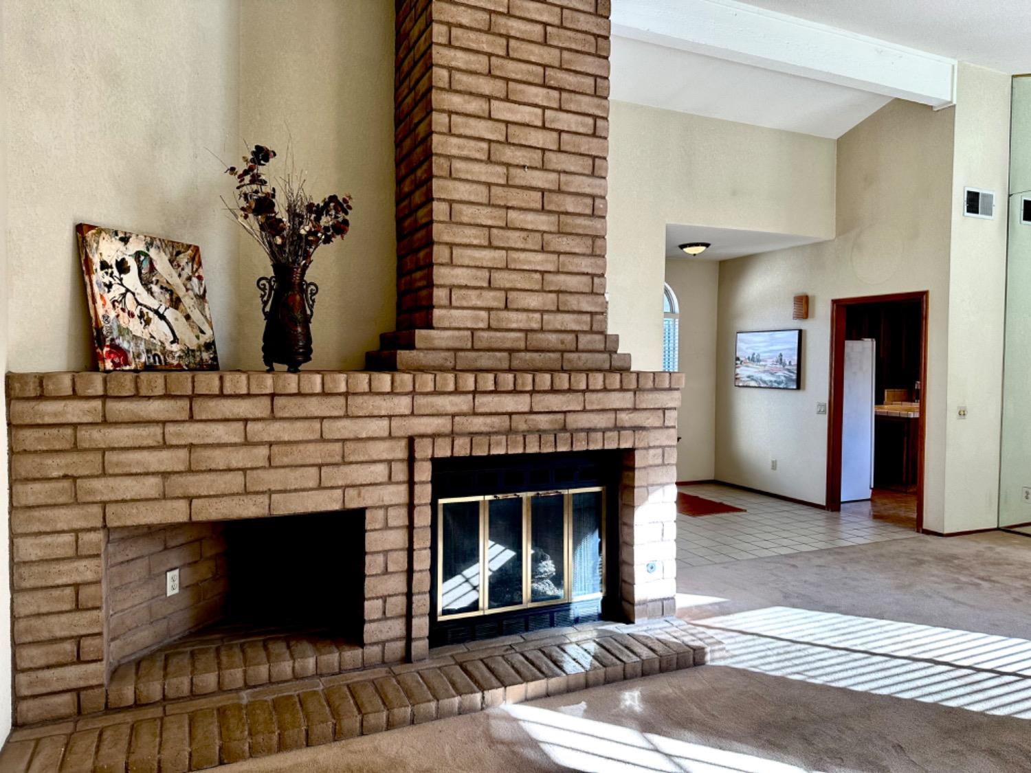 Detail Gallery Image 6 of 24 For 2233 Grizzly Hill Ct, Gold River,  CA 95670 - 3 Beds | 2 Baths