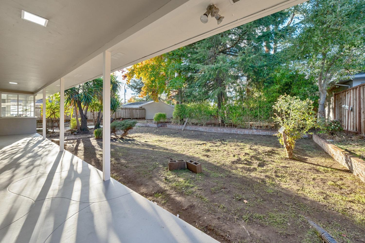 Detail Gallery Image 39 of 58 For 4730 S Land Park Dr, Sacramento,  CA 95822 - 3 Beds | 2/1 Baths