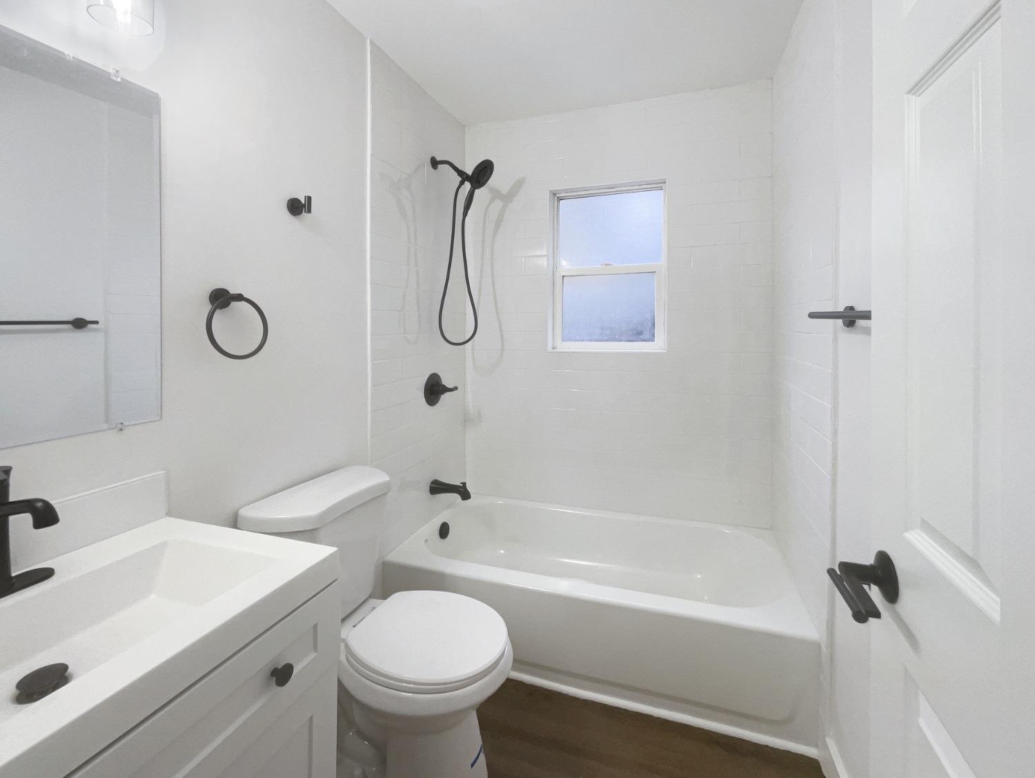 Detail Gallery Image 7 of 18 For 6105 Queen Ct, North Highlands,  CA 95660 - 3 Beds | 1/1 Baths