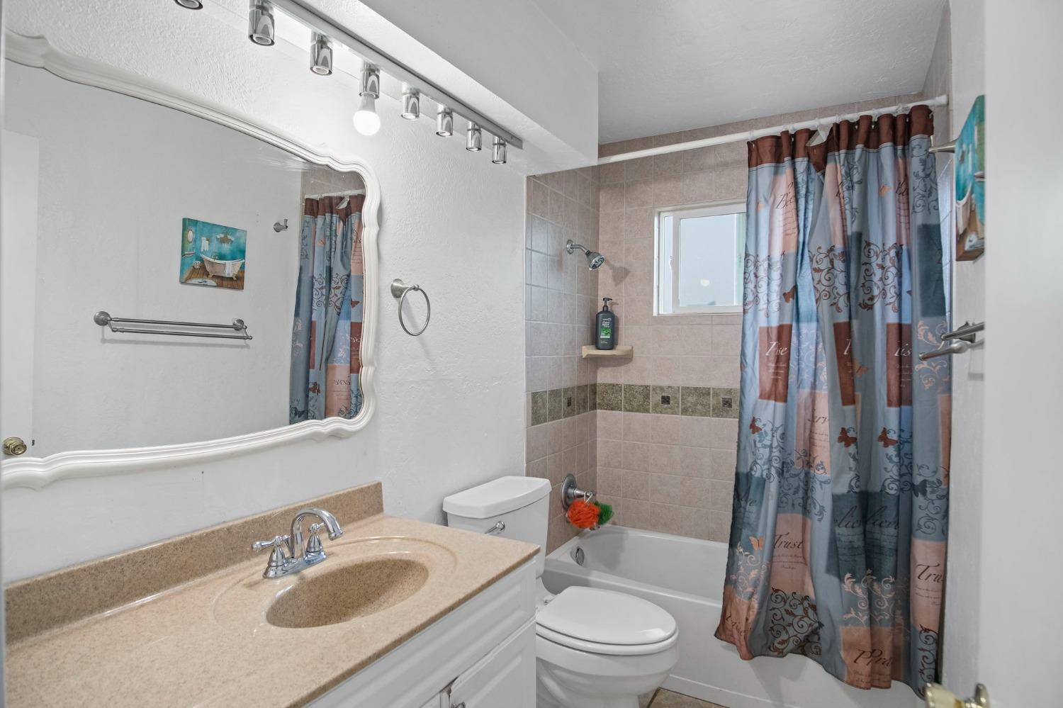 Detail Gallery Image 13 of 22 For 2301 Venus Dr, Ceres,  CA 95307 - 3 Beds | 2 Baths