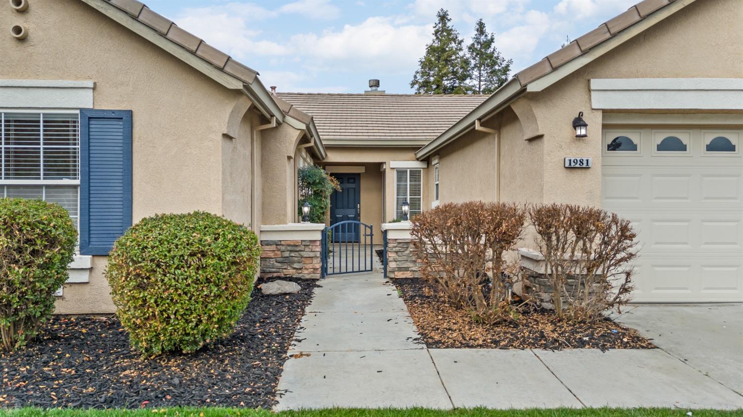 Detail Gallery Image 6 of 49 For 1981 Lugano Way, Manteca,  CA 95337 - 4 Beds | 2 Baths