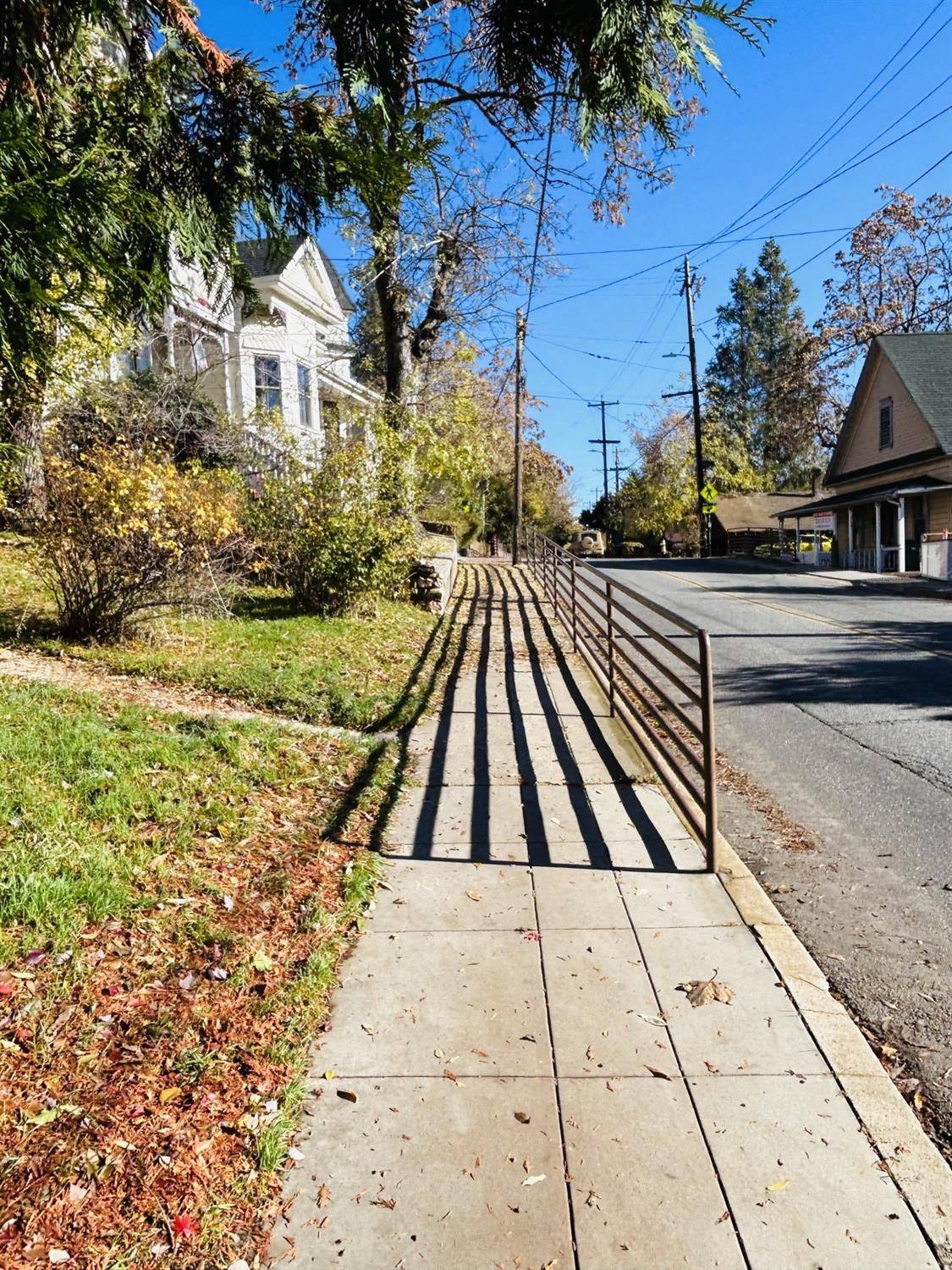 E Main Street, Grass Valley, California image 3