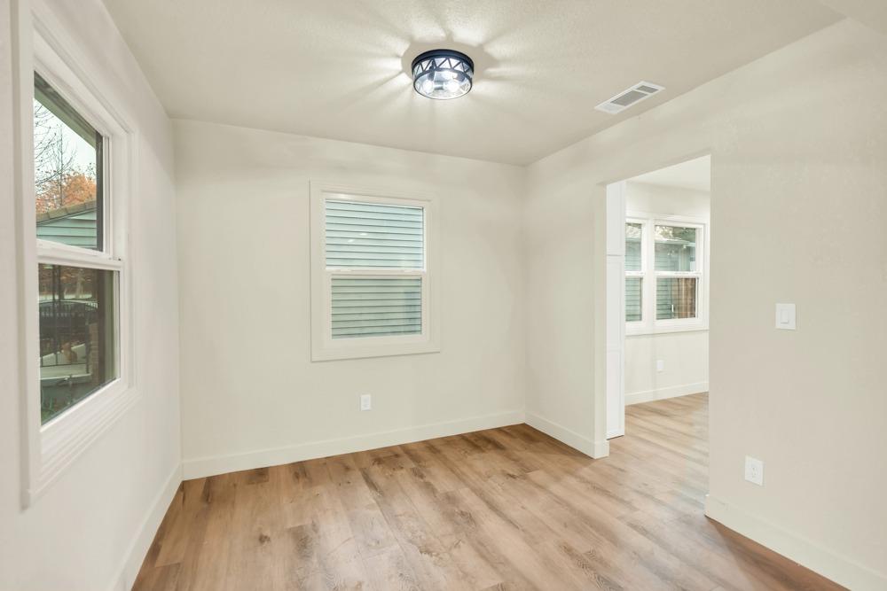 Detail Gallery Image 20 of 30 For 1041 Darnel Way, Sacramento,  CA 95822 - 2 Beds | 2 Baths