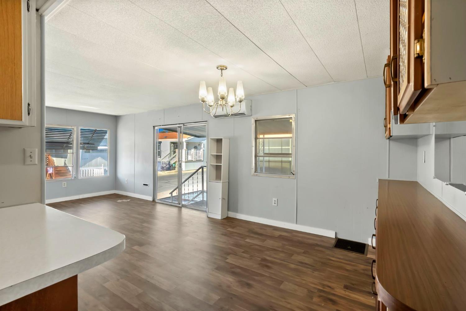 Detail Gallery Image 9 of 28 For 6220 Calgary Ave, Sacramento,  CA 95841 - 2 Beds | 2 Baths