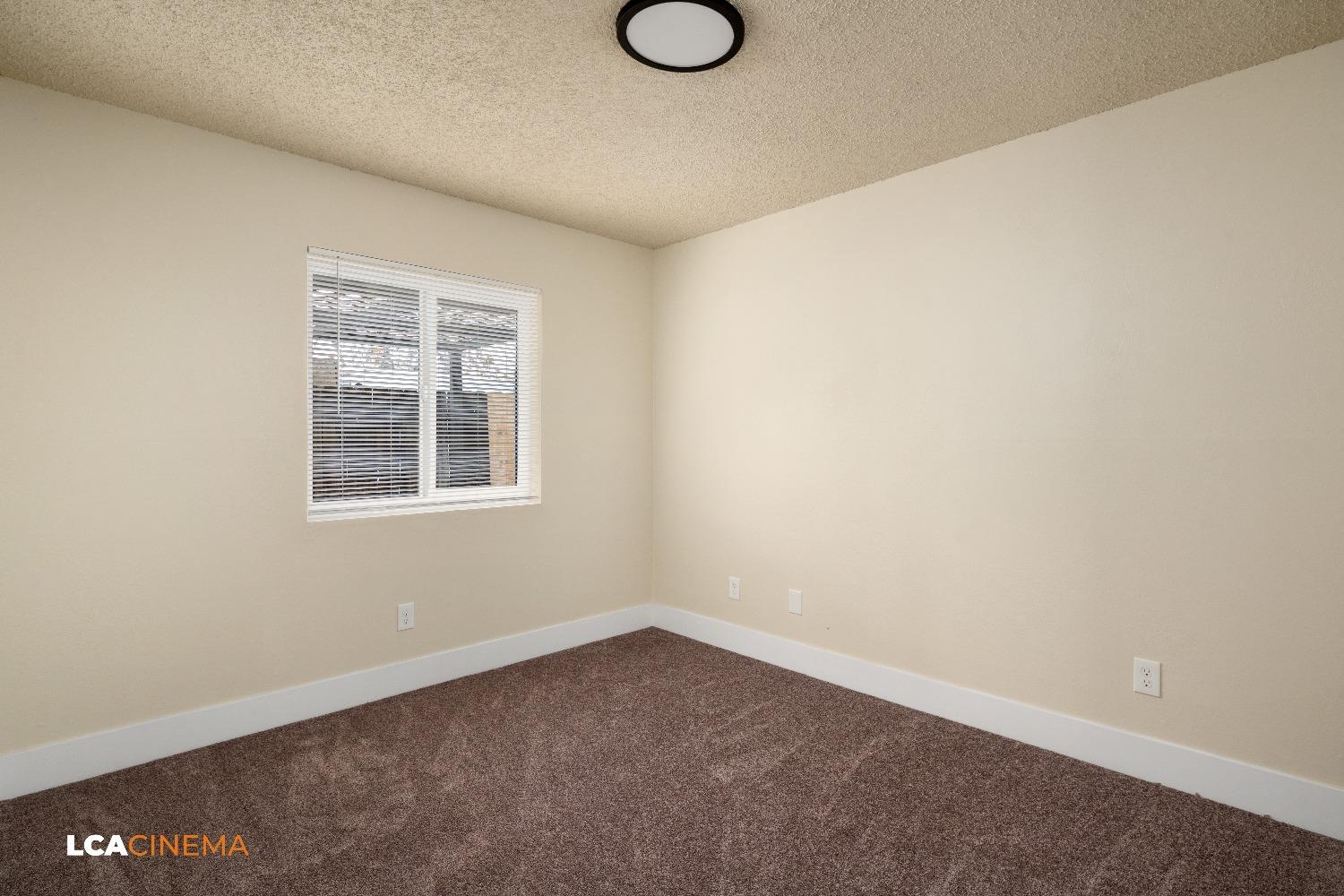 Detail Gallery Image 19 of 27 For 690 Brentwood Dr, Bakersfield,  CA 93306 - 4 Beds | 2 Baths