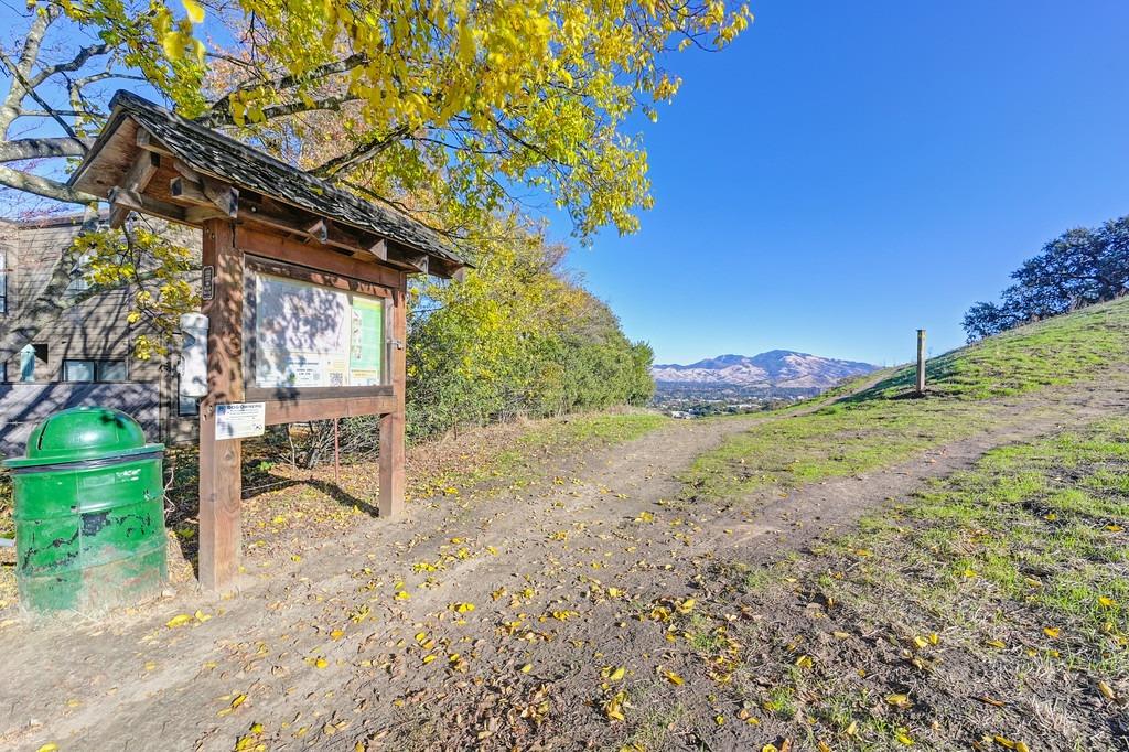 Detail Gallery Image 62 of 69 For 1920 Piper Ridge Ct, Walnut Creek,  CA 94597 - 3 Beds | 2/1 Baths