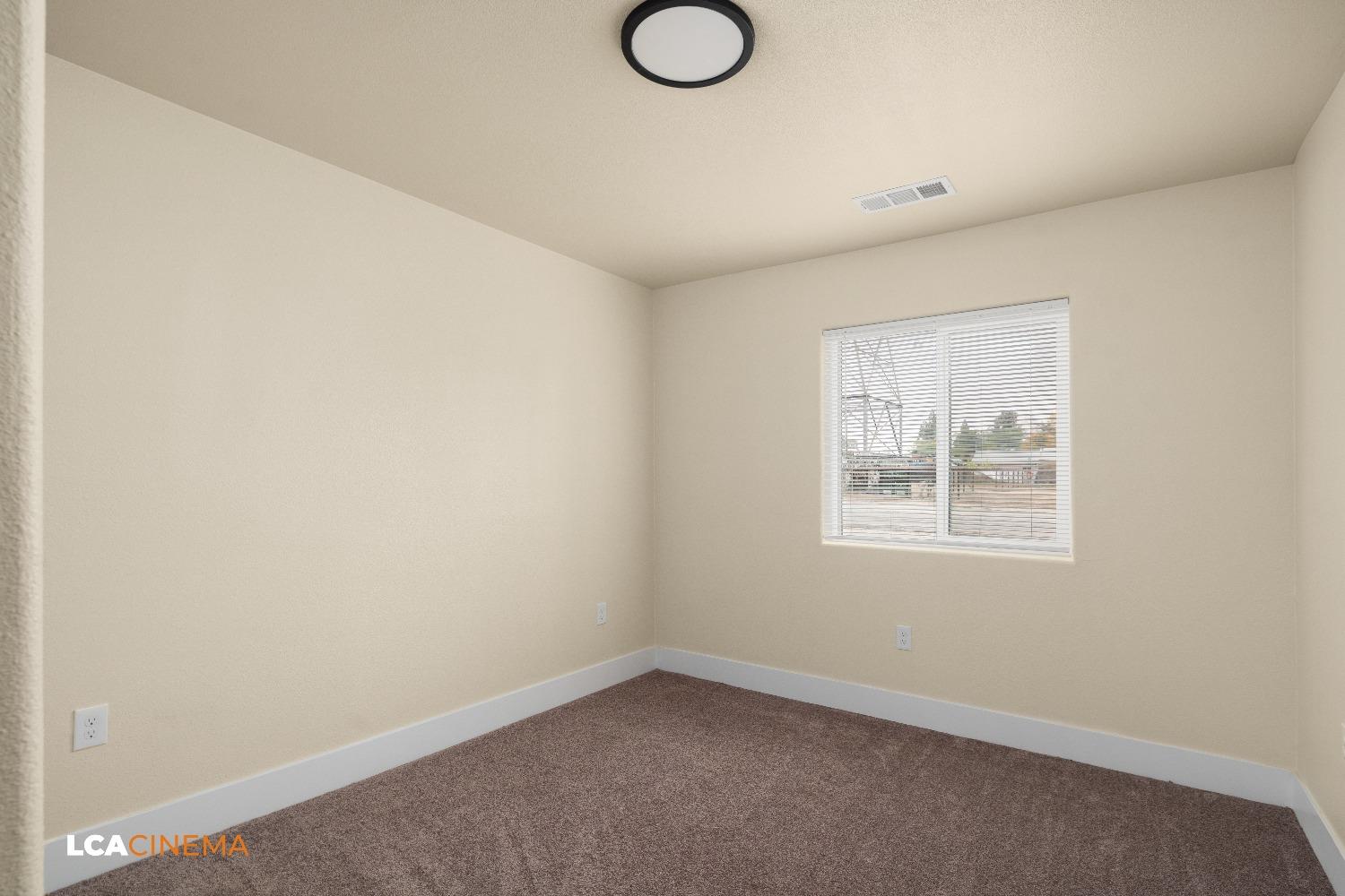 Detail Gallery Image 13 of 27 For 690 Brentwood Dr, Bakersfield,  CA 93306 - 4 Beds | 2 Baths