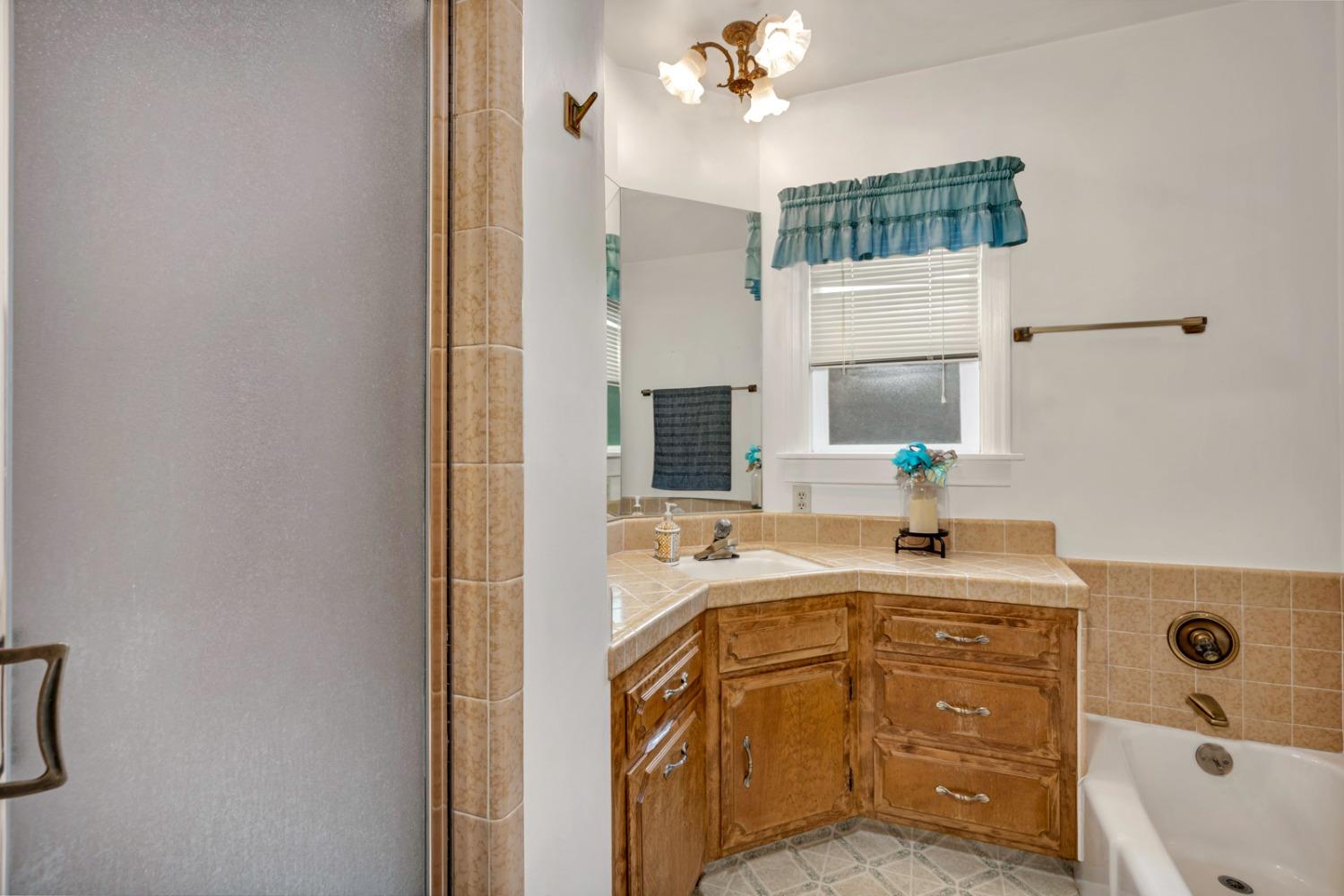 Detail Gallery Image 31 of 42 For 1415 S 4th St, Los Banos,  CA 93635 - 3 Beds | 2 Baths