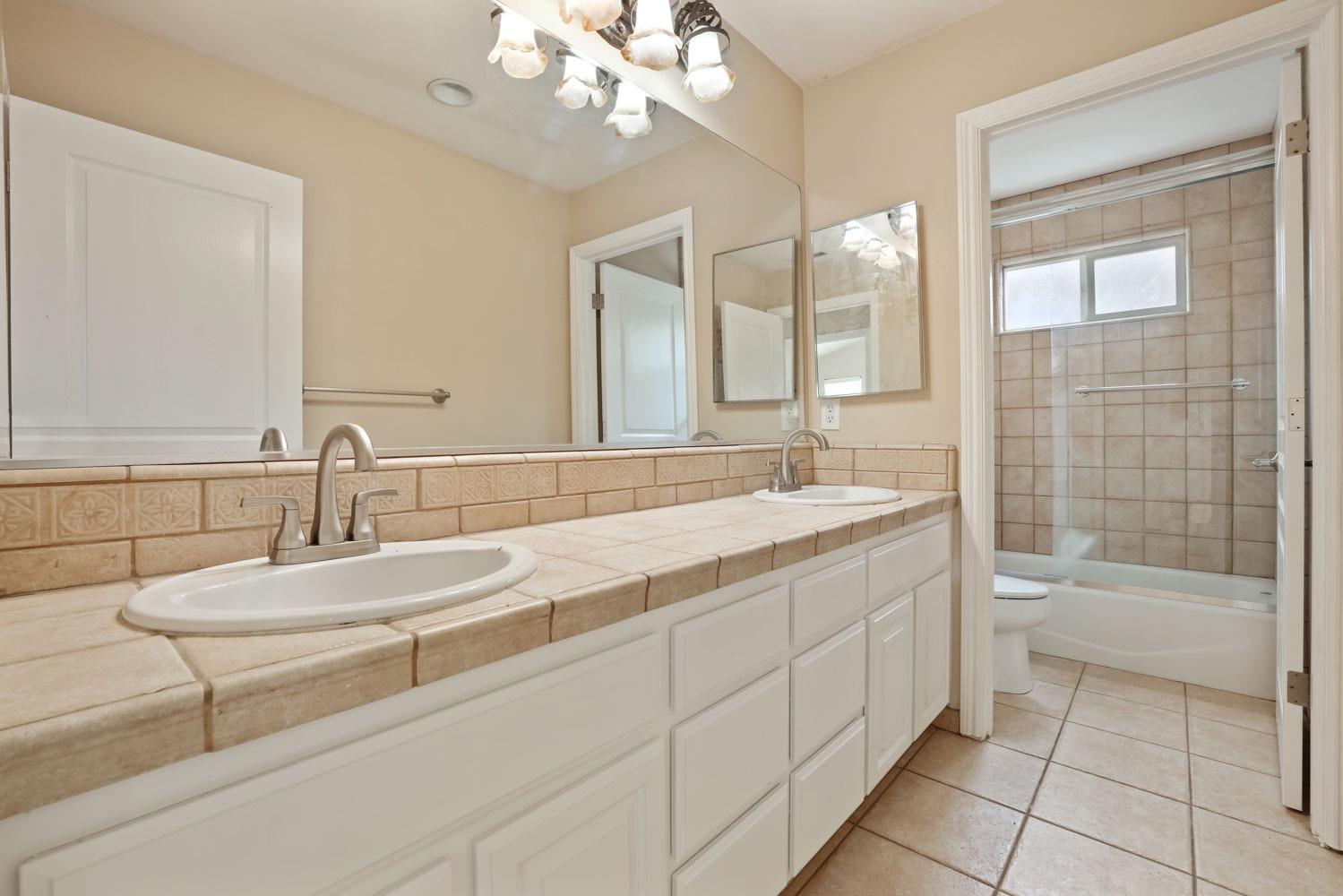 Detail Gallery Image 41 of 52 For 732 Creekside Ct, Gilroy,  CA 95020 - 4 Beds | 2/1 Baths