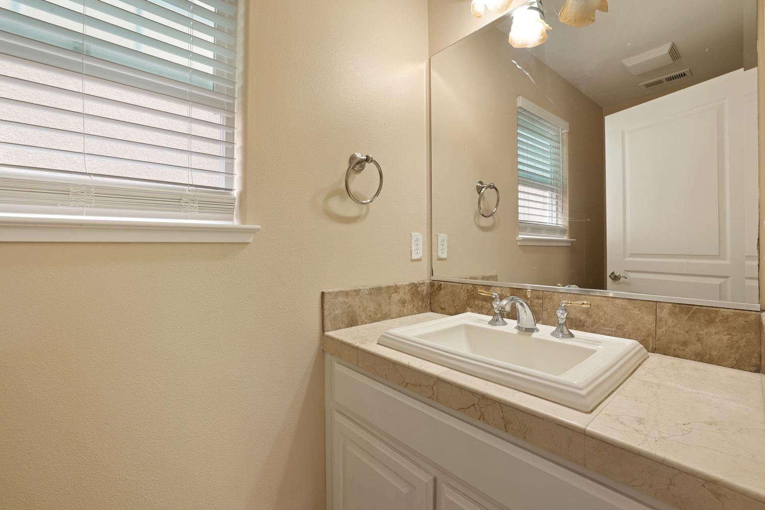 Detail Gallery Image 29 of 52 For 732 Creekside Ct, Gilroy,  CA 95020 - 4 Beds | 2/1 Baths